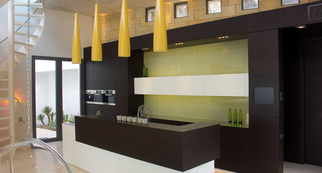 Designerküche Bauhaus grün braun schwarz modern Massivholz in Lahr