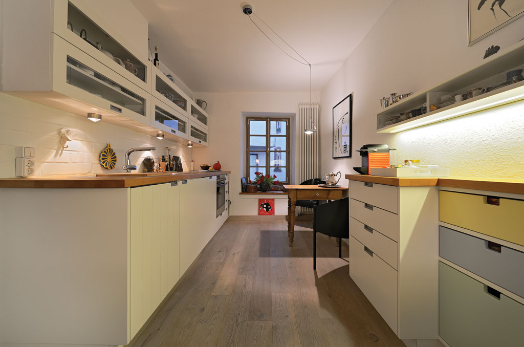 Küche Massivholz Albau nach Maß Nischen Eiche Weiß Landhaus Stil in Offenburg