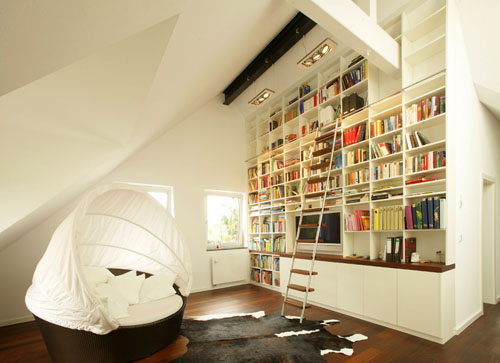 Bibliothek Bücherschrank Dachschräge Weiß Massivholz Fernsehmöbel Lahr