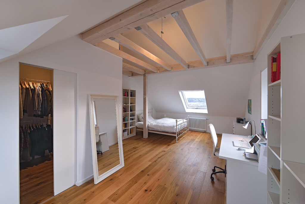 Schiebetür Begehbarer Kleiderschrank weiß in Schreinerei in Lahr