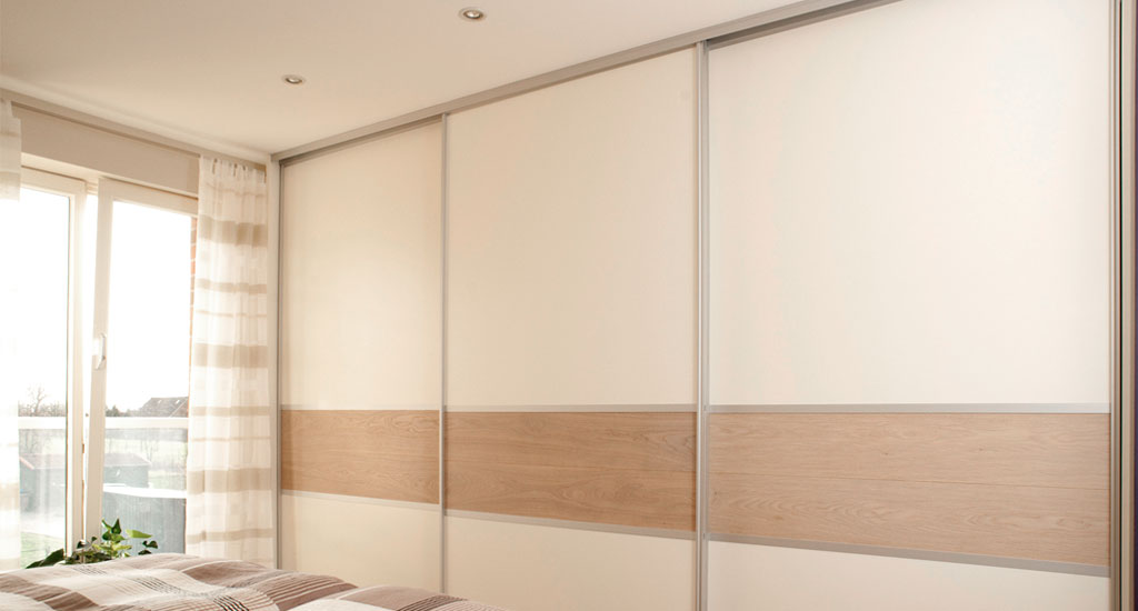 Schlafzimmer mit Einbauschrank in Lahr