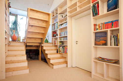 Wohnzimmer Klapptreppe Stauraum Massivholz in Lahr